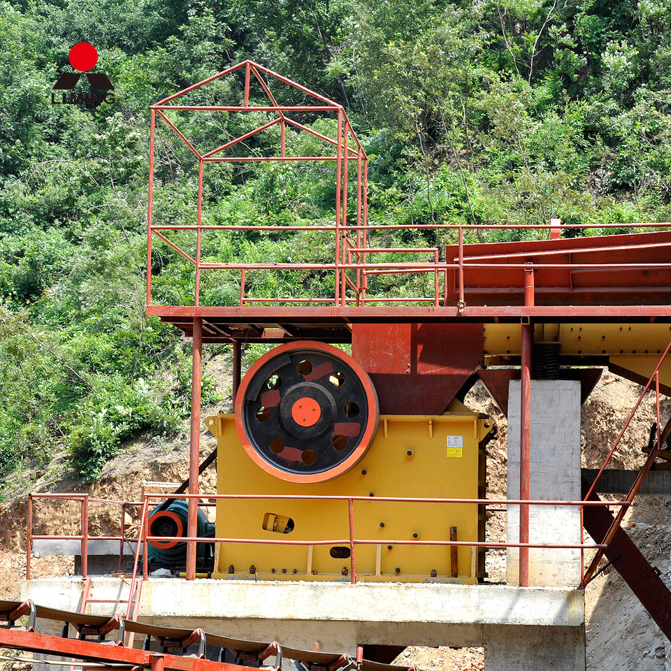 LIMING Large PE 600x900 Gold Ore Jaw Crusher Machine With Vibrating Screen - Frantoio a mascelle: foto 2 LIMING Large PE 600x900 Gold Ore Jaw Crusher Machine With Vibrating Screen - Frantoio a mascelle: foto 2