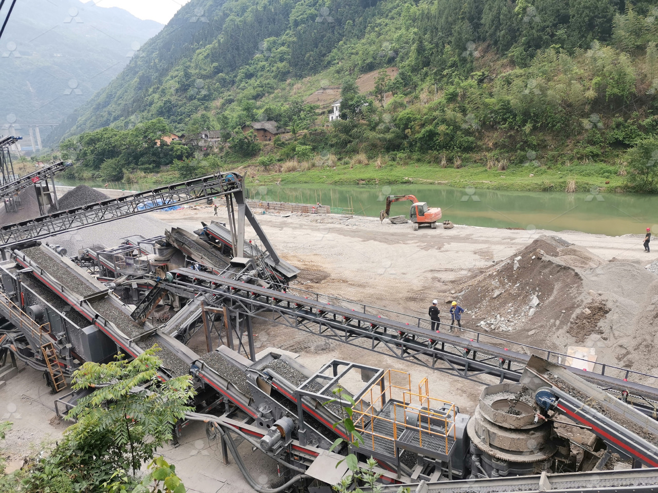 LIMING NK series mobile crusher - Frantoio mobile: foto 2 LIMING NK series mobile crusher - Frantoio mobile: foto 2