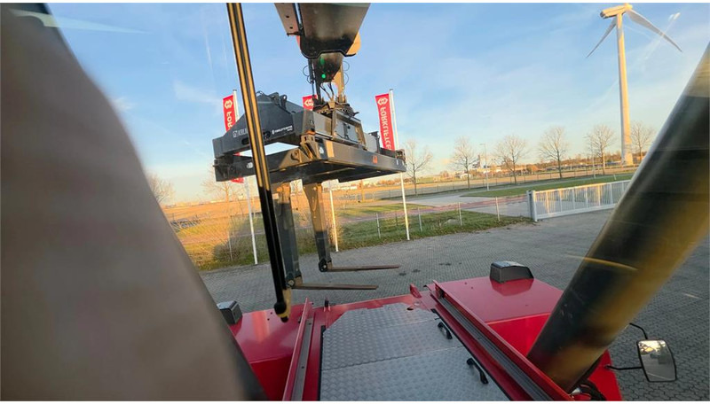 Kalmar Foldable Forks Attachment for ISO Spreaders - Attrezzatura per Mezzo di movimentazione: foto 5 Kalmar Foldable Forks Attachment for ISO Spreaders - Attrezzatura per Mezzo di movimentazione: foto 5
