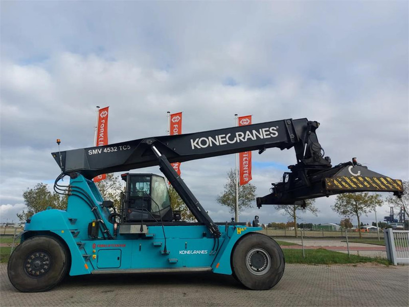 KONECRANES SMV 4532 TC5 - Reach stacker: foto 1 KONECRANES SMV 4532 TC5 - Reach stacker: foto 1