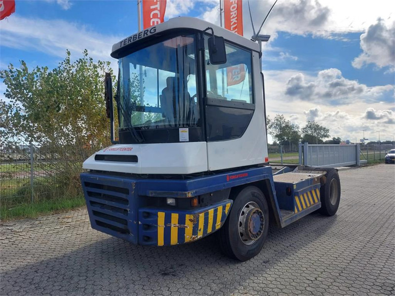 Terberg RT283 4x4 - Trattore terminale: foto 2 Terberg RT283 4x4 - Trattore terminale: foto 2