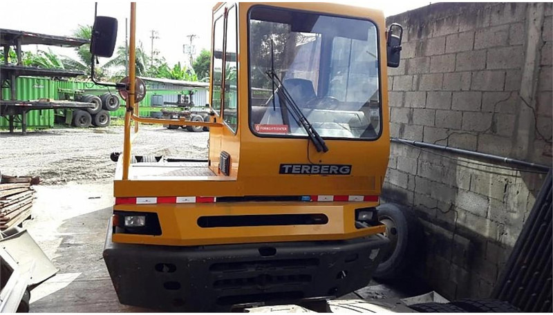 Terberg YT182 - Trattore terminale: foto 2 Terberg YT182 - Trattore terminale: foto 2