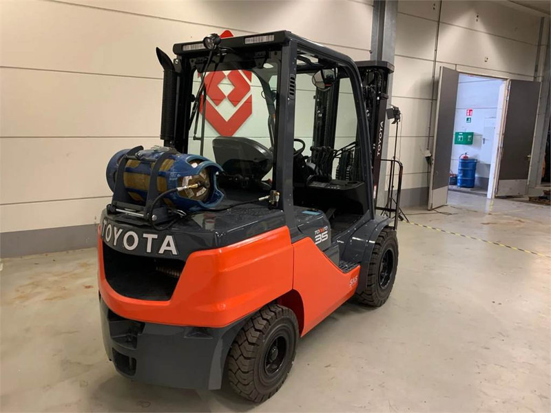 Toyota 02-8FGJF35 - Carrello elevatore a gas: foto 3 Toyota 02-8FGJF35 - Carrello elevatore a gas: foto 3