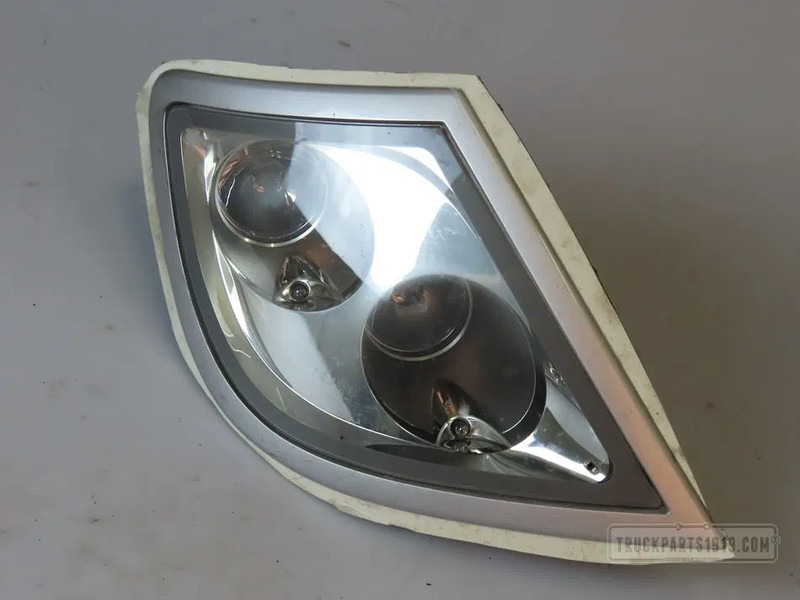 DAF 1784823 Lighting Skylight Re. - Fendinebbia per Camion: foto 1 DAF 1784823 Lighting Skylight Re. - Fendinebbia per Camion: foto 1