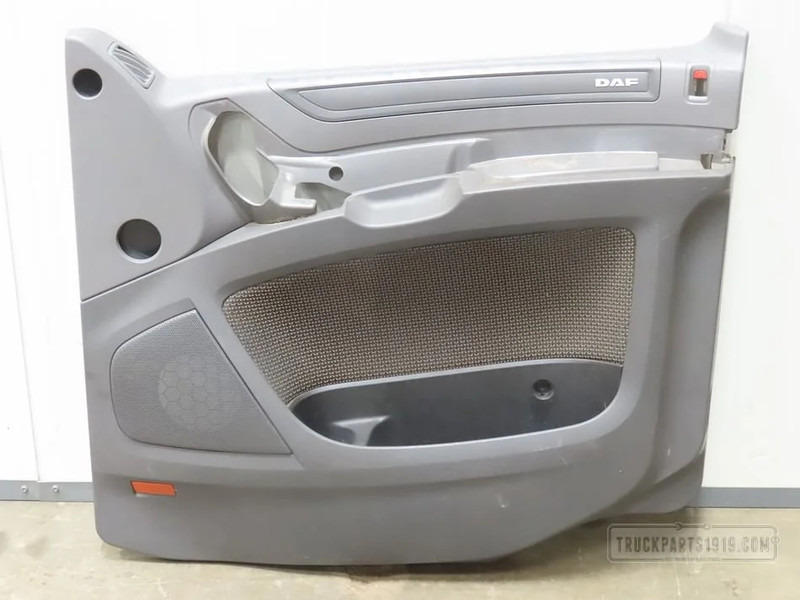 DAF Body & Chassis Parts Deurpaneel Re. DAF XF - Porta e ricambi per Camion: foto 1 DAF Body & Chassis Parts Deurpaneel Re. DAF XF - Porta e ricambi per Camion: foto 1