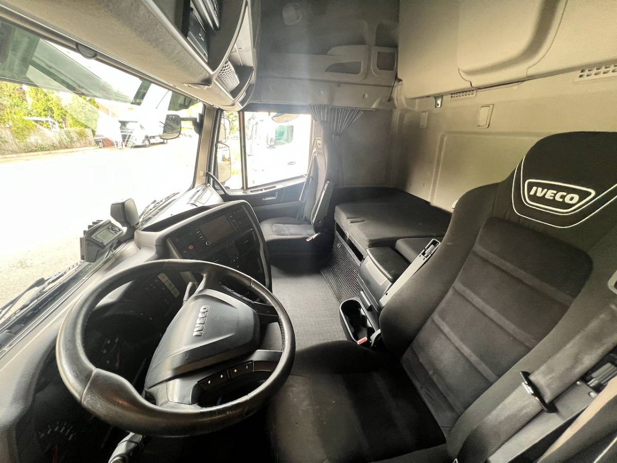 IVECO 190S46 Stralis - Autocarro furgonato: foto 4 IVECO 190S46 Stralis - Autocarro furgonato: foto 4
