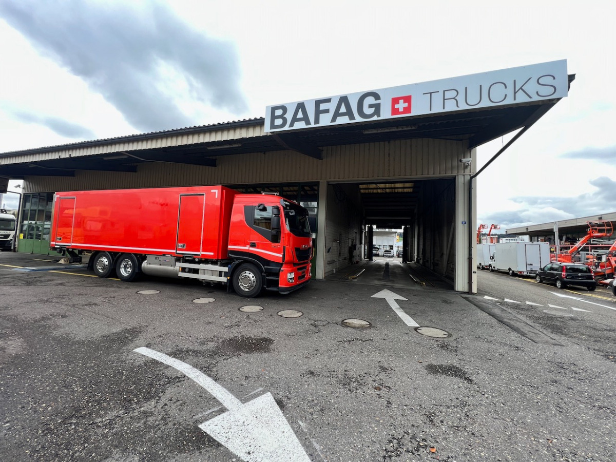 IVECO 260S42 Stralis - Autocarro furgonato: foto 2 IVECO 260S42 Stralis - Autocarro furgonato: foto 2