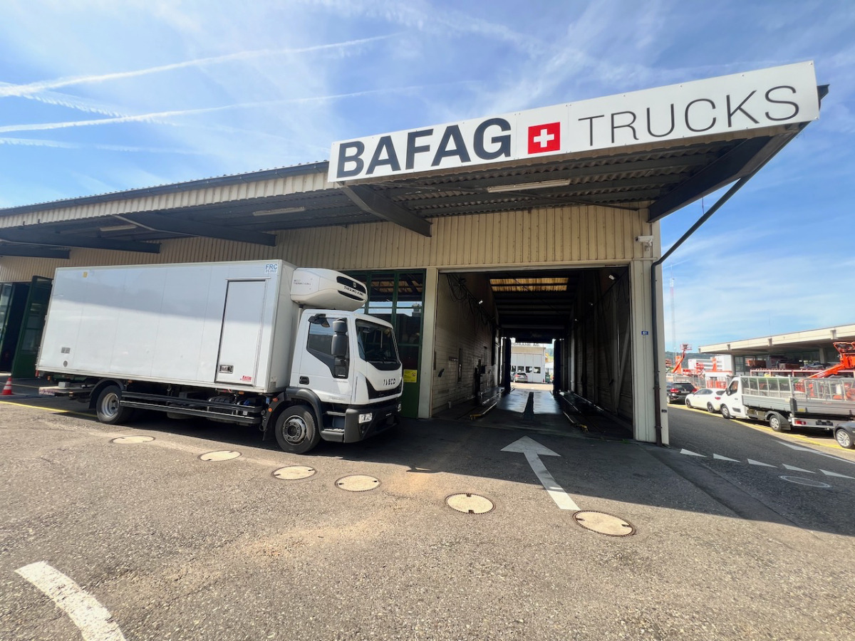 IVECO Eurocargo 120E25 - Autocarro frigorifero: foto 2 IVECO Eurocargo 120E25 - Autocarro frigorifero: foto 2