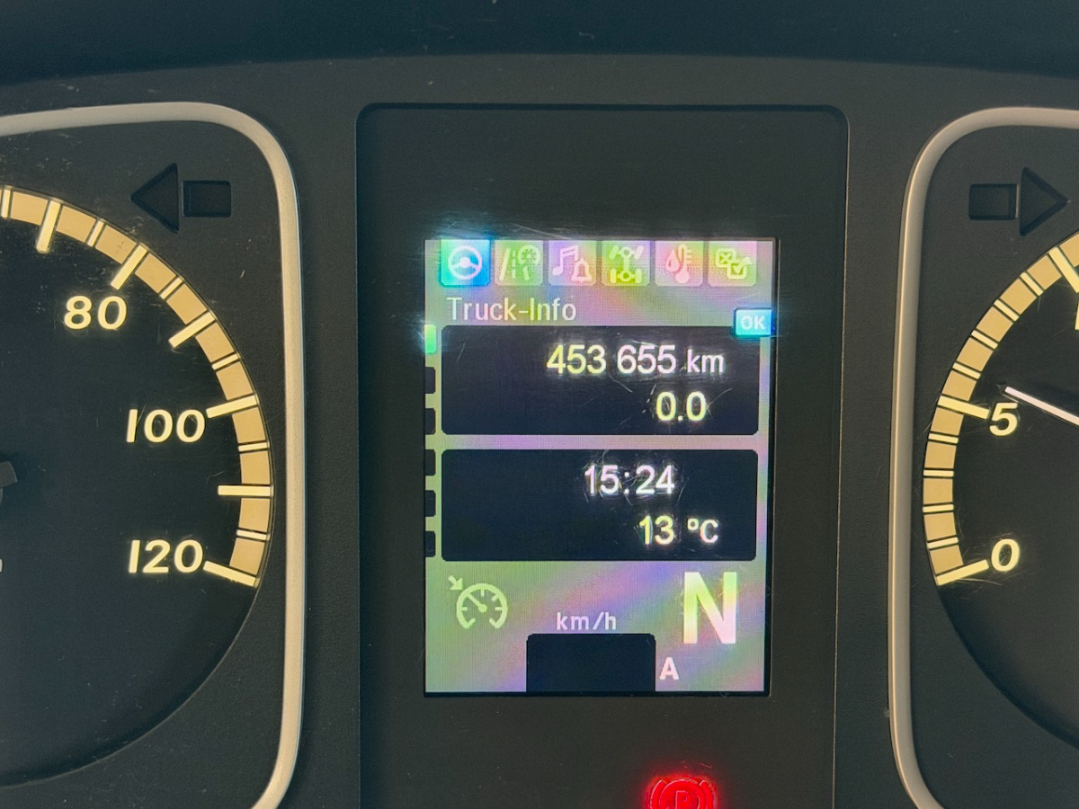 MERCEDES 1224 L - Camion centinato: foto 5 MERCEDES 1224 L - Camion centinato: foto 5