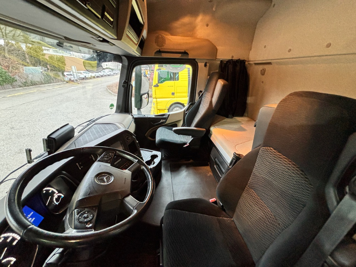 MERCEDES 2543 6x2 - Autocarro portacontainer/ Caisse interchangeable: foto 4 MERCEDES 2543 6x2 - Autocarro portacontainer/ Caisse interchangeable: foto 4