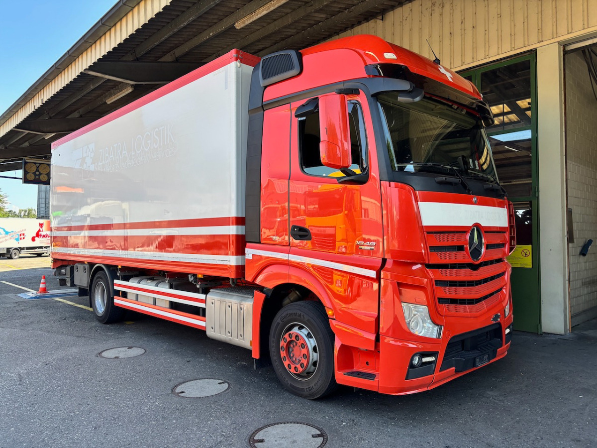 MERCEDES Actros 1848 - Autocarro furgonato: foto 1 MERCEDES Actros 1848 - Autocarro furgonato: foto 1