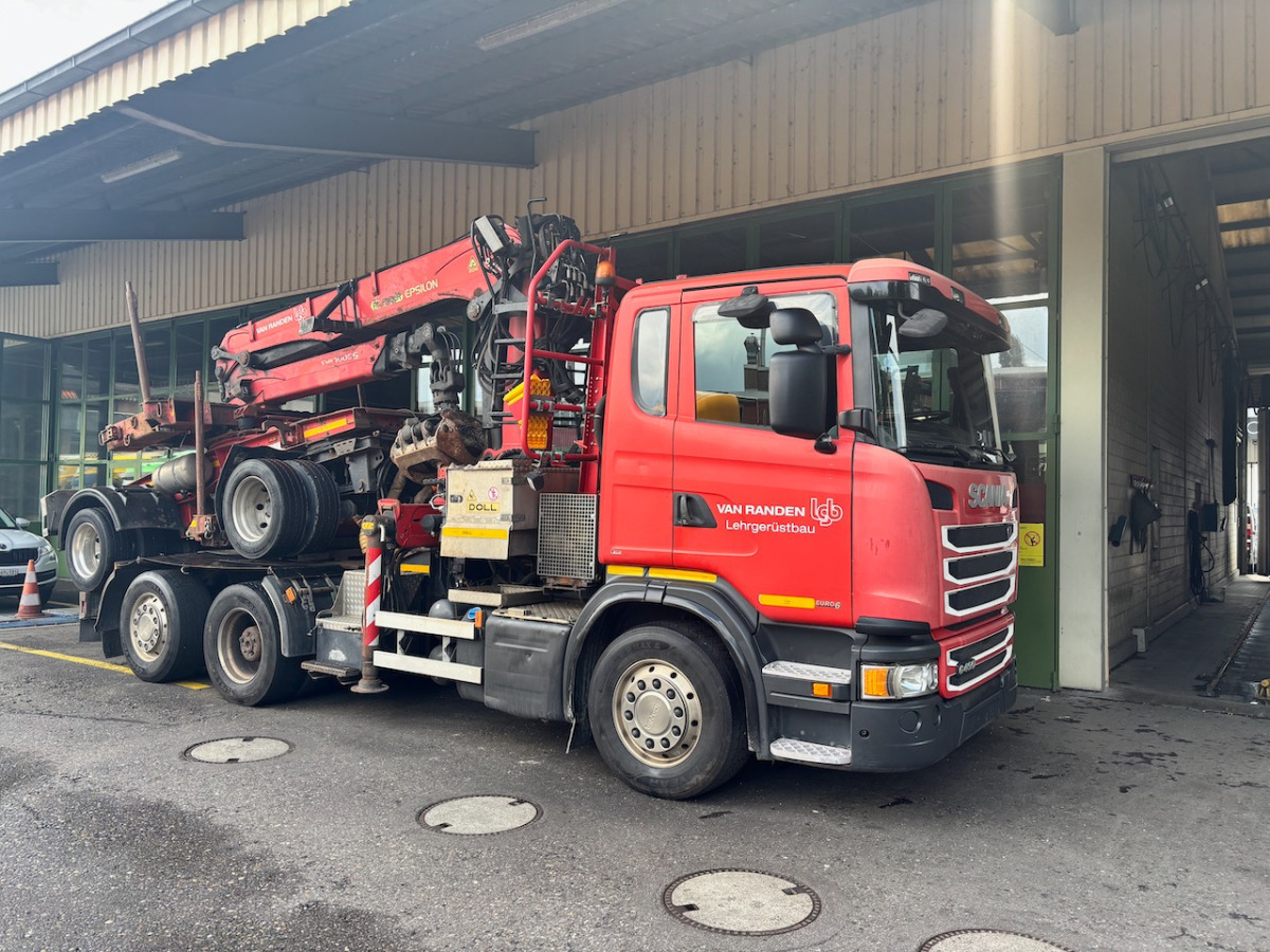 SCANIA G490 6x2 - Camion trasporto legname, Camion con gru: foto 1 SCANIA G490 6x2 - Camion trasporto legname, Camion con gru: foto 1