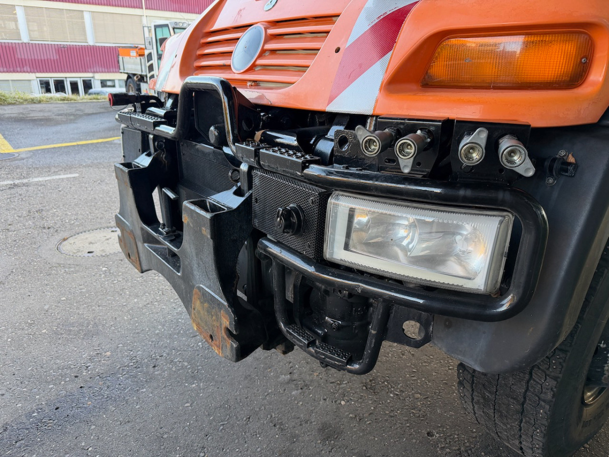 UNIMOG U400 - Veicolo speciale/ Comunale: foto 4 UNIMOG U400 - Veicolo speciale/ Comunale: foto 4