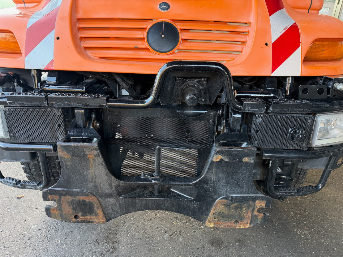 UNIMOG U400 - Veicolo speciale/ Comunale: foto 5 UNIMOG U400 - Veicolo speciale/ Comunale: foto 5