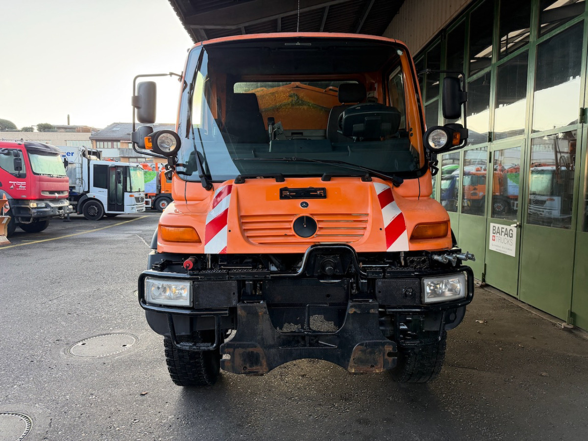 UNIMOG U400 - Veicolo speciale/ Comunale: foto 3 UNIMOG U400 - Veicolo speciale/ Comunale: foto 3