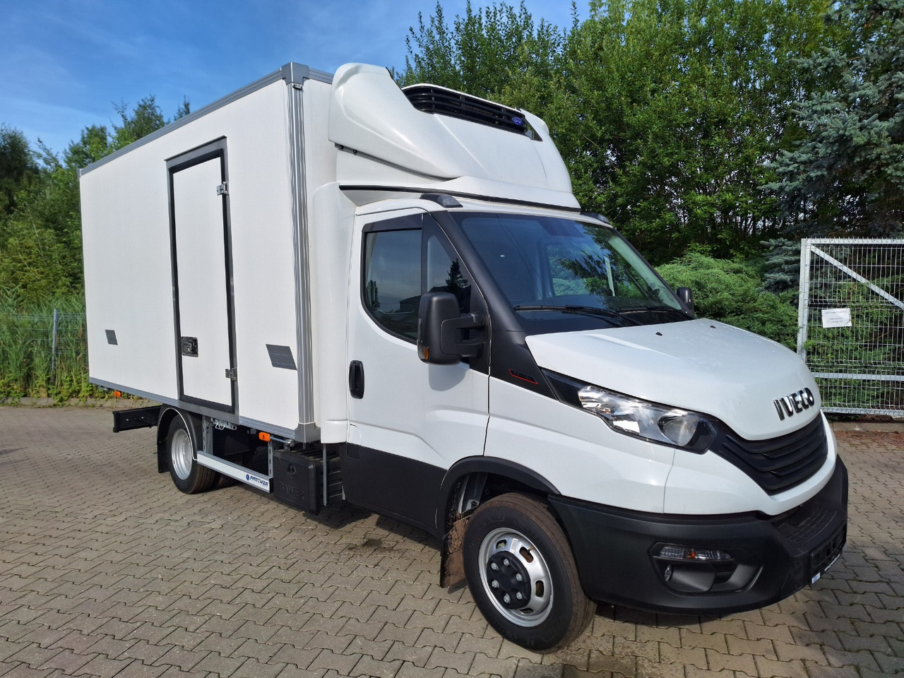 Iveco Daily 70C18 Kühlkoffer LBW BÃR - Furgone frigo: foto 1 Iveco Daily 70C18 Kühlkoffer LBW BÃR - Furgone frigo: foto 1