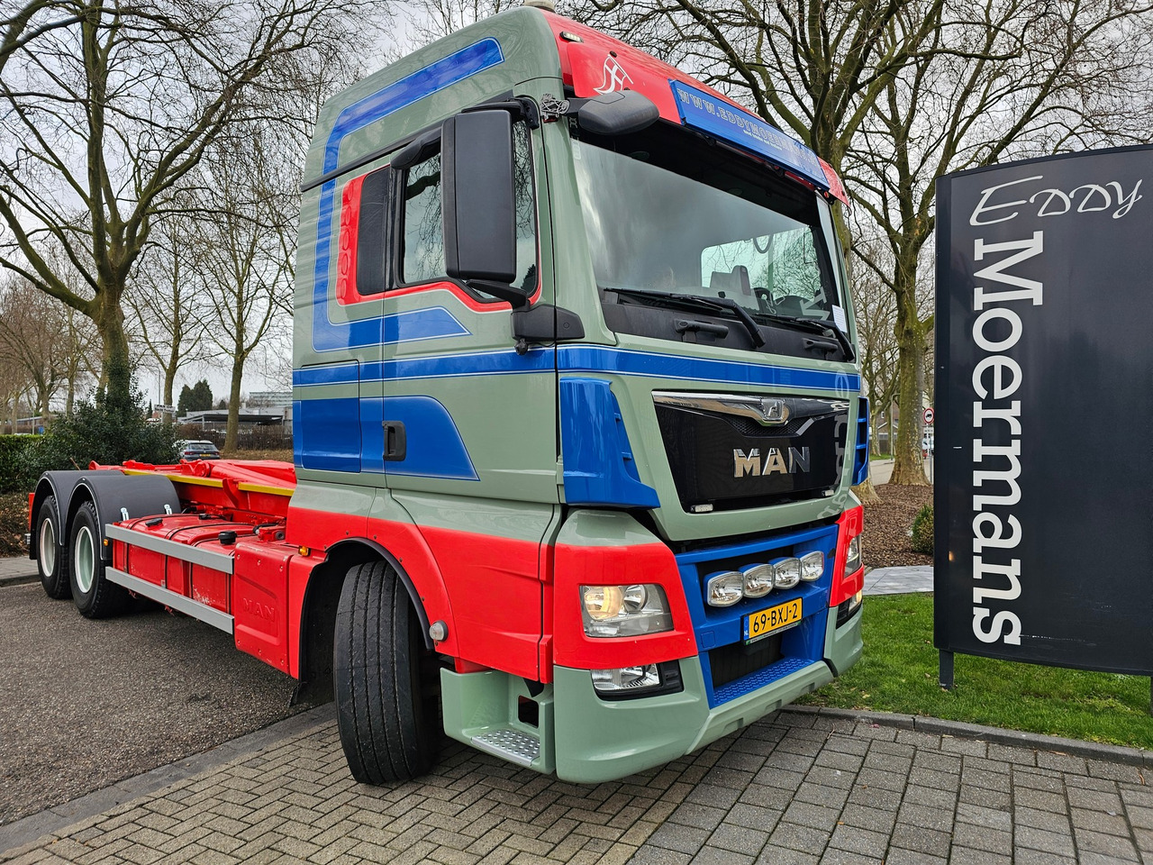 MAN TGX 26.560 XLX 6X4 - Autocarro scarrabile: foto 1 MAN TGX 26.560 XLX 6X4 - Autocarro scarrabile: foto 1