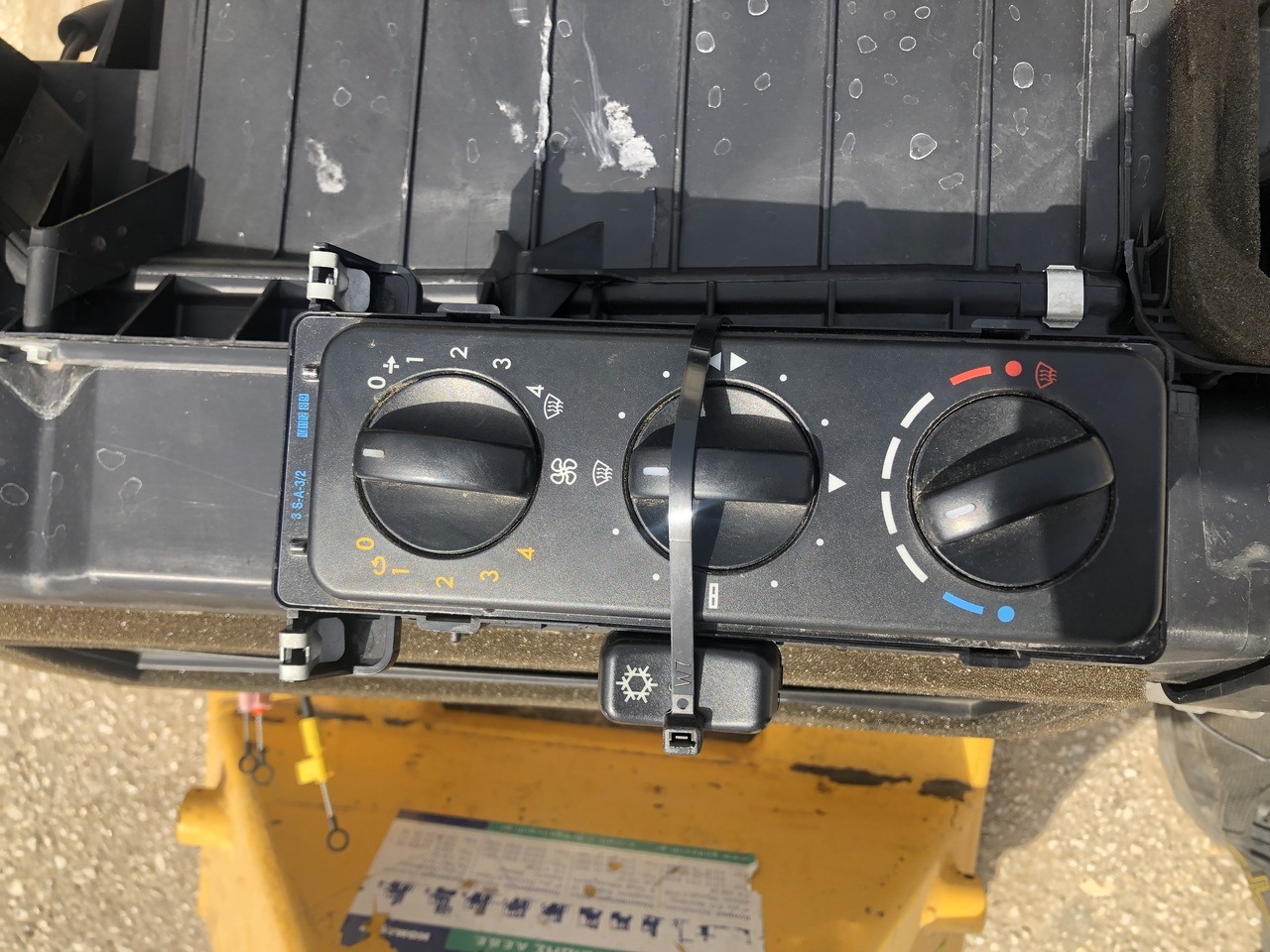 AIR CONDITION (COMPLETE SET) ATEGO 2 4cyl. - Ricambio A/C per Camion: foto 3 AIR CONDITION (COMPLETE SET) ATEGO 2 4cyl. - Ricambio A/C per Camion: foto 3