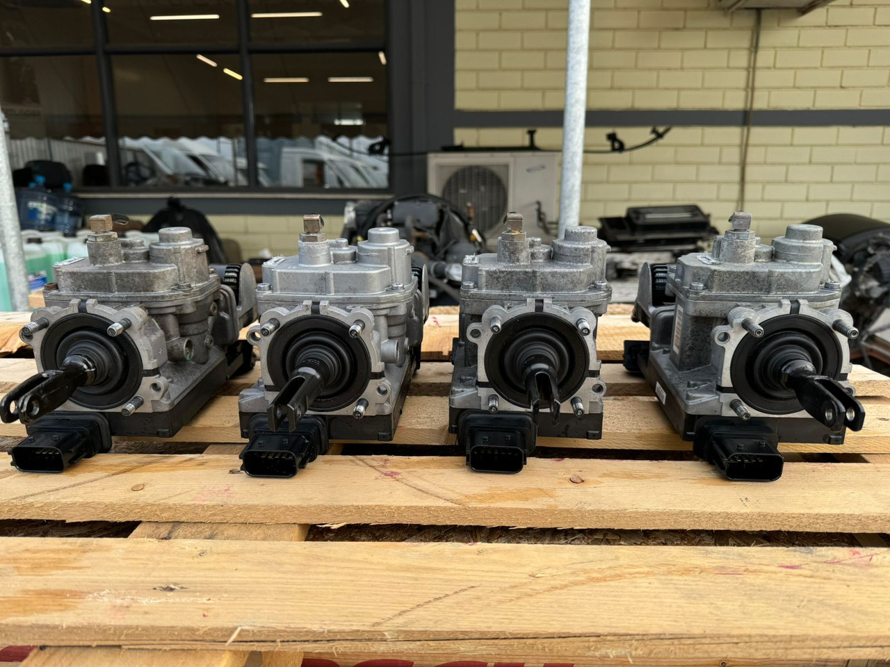 BRAKE CONTROL ELECTRONICS EPB II-CBU ATEGO - Ricambi freni per Camion: foto 3 BRAKE CONTROL ELECTRONICS EPB II-CBU ATEGO - Ricambi freni per Camion: foto 3