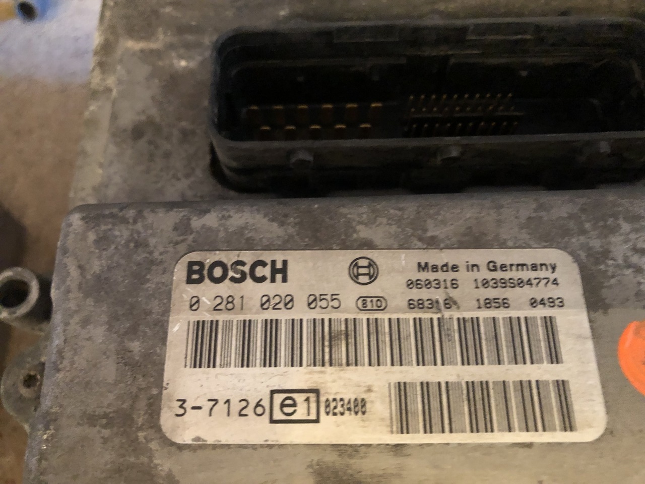 CONTROL UNIT MAN TGA 0281010255 - ECU per Camion: foto 3 CONTROL UNIT MAN TGA 0281010255 - ECU per Camion: foto 3