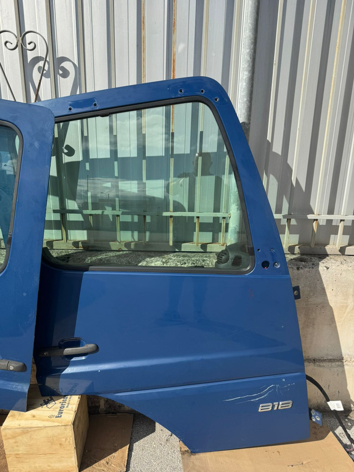 DOOR MERCEDES ATEGO 4 (LEFT AND RIGHT) - Cabina e interni: foto 3 DOOR MERCEDES ATEGO 4 (LEFT AND RIGHT) - Cabina e interni: foto 3