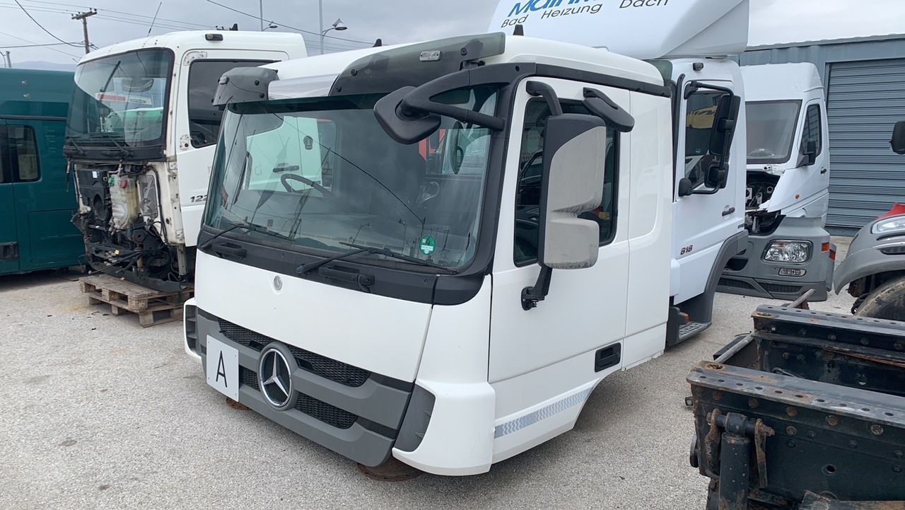 MEDIUM CAB ACTROS MP3 RHD - Cabina e interni per Camion: foto 2 MEDIUM CAB ACTROS MP3 RHD - Cabina e interni per Camion: foto 2