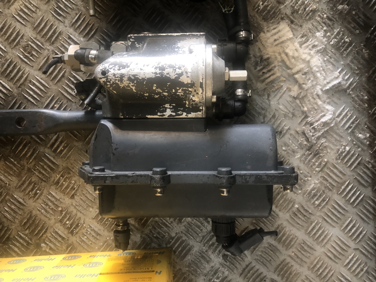 MERCEDES-BENZ ACTROS-ATEGO ADBLUE PUMP MODULE - Pompa di alimentazione per Camion: foto 3 MERCEDES-BENZ ACTROS-ATEGO ADBLUE PUMP MODULE - Pompa di alimentazione per Camion: foto 3