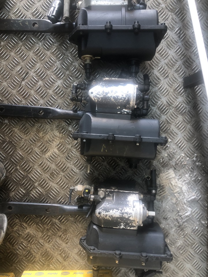 MERCEDES-BENZ ACTROS-ATEGO ADBLUE PUMP MODULE - Pompa di alimentazione per Camion: foto 4 MERCEDES-BENZ ACTROS-ATEGO ADBLUE PUMP MODULE - Pompa di alimentazione per Camion: foto 4