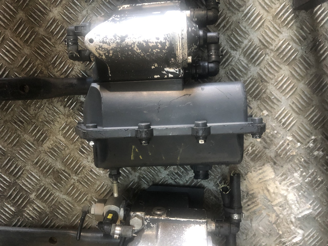 MERCEDES-BENZ ACTROS-ATEGO ADBLUE PUMP MODULE - Pompa di alimentazione per Camion: foto 2 MERCEDES-BENZ ACTROS-ATEGO ADBLUE PUMP MODULE - Pompa di alimentazione per Camion: foto 2