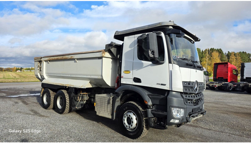 Mercedes-Benz 3558 6x4 2022 ONLY 113 tkm - Autocarro ribaltabile: foto 1 Mercedes-Benz 3558 6x4 2022 ONLY 113 tkm - Autocarro ribaltabile: foto 1