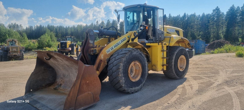 New Holland W270 - Pala gommata: foto 1 New Holland W270 - Pala gommata: foto 1