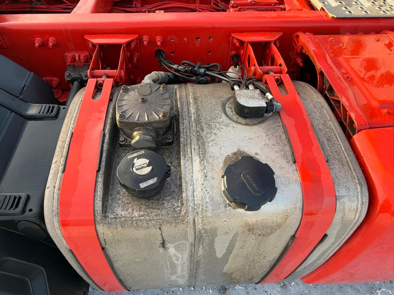 Trattore stradale Volvo FH750: foto 13