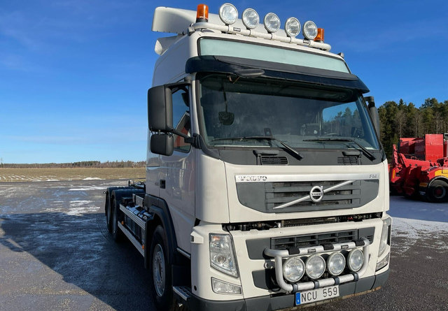 Volvo FM460 6X4 KOUKKUAUTO - Autocarro scarrabile: foto 1 Volvo FM460 6X4 KOUKKUAUTO - Autocarro scarrabile: foto 1