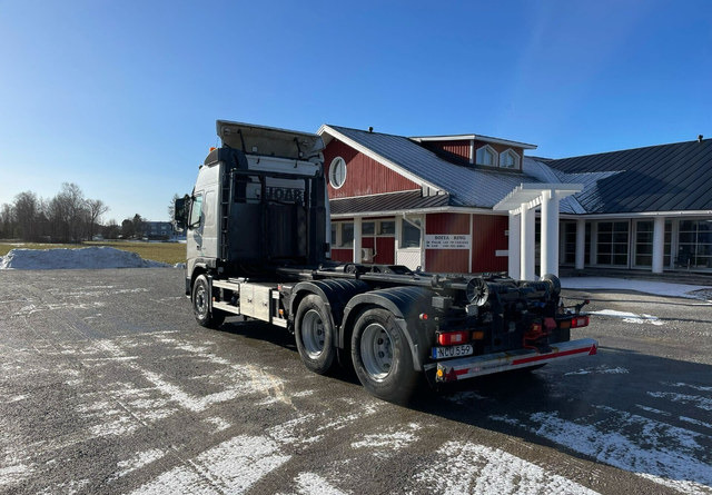 Volvo FM460 6X4 KOUKKUAUTO - Autocarro scarrabile: foto 2 Volvo FM460 6X4 KOUKKUAUTO - Autocarro scarrabile: foto 2