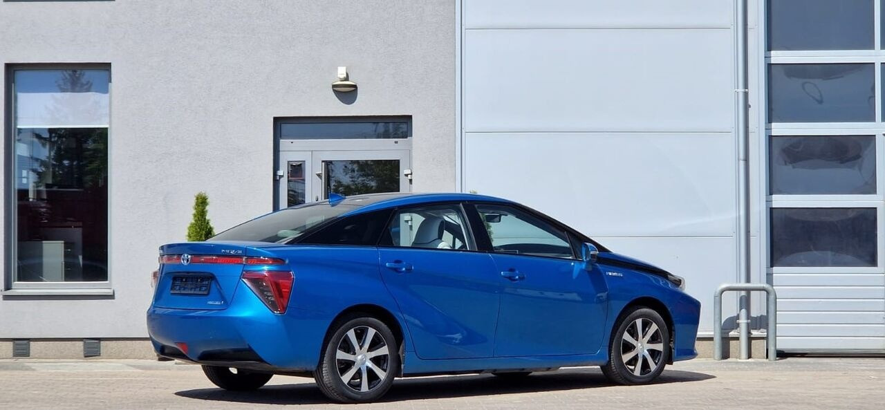 Toyota Mirai - Berlina: foto 5 Toyota Mirai - Berlina: foto 5
