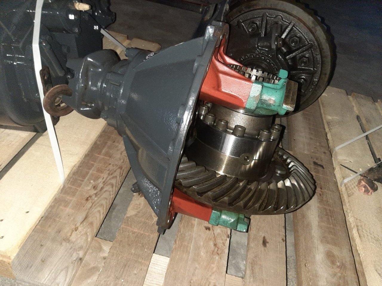 000128 Differentieel Scania R660 Gebruikt 3.07 Met Blokkering - Differenziale per Camion: foto 1 000128 Differentieel Scania R660 Gebruikt 3.07 Met Blokkering - Differenziale per Camion: foto 1