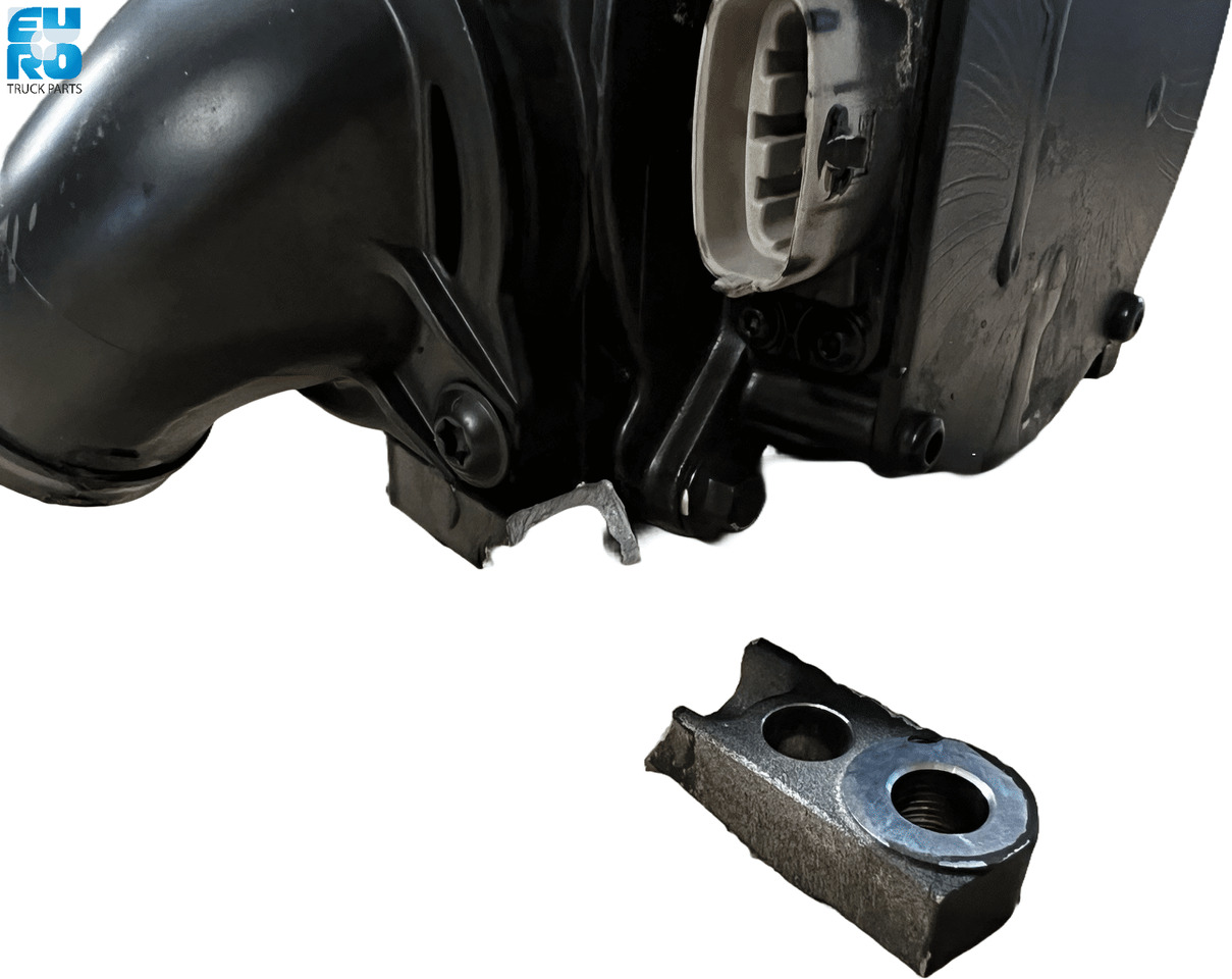 DAF CF,XF E6 MX11 (2013-) OE CRANCASE VENTILATION MODULE FROM NEW TRUCK WITH DAMAGE + DEPOSIT 2178442EXP - Basamento per Camion: foto 3 DAF CF,XF E6 MX11 (2013-) OE CRANCASE VENTILATION MODULE FROM NEW TRUCK WITH DAMAGE + DEPOSIT 2178442EXP - Basamento per Camion: foto 3