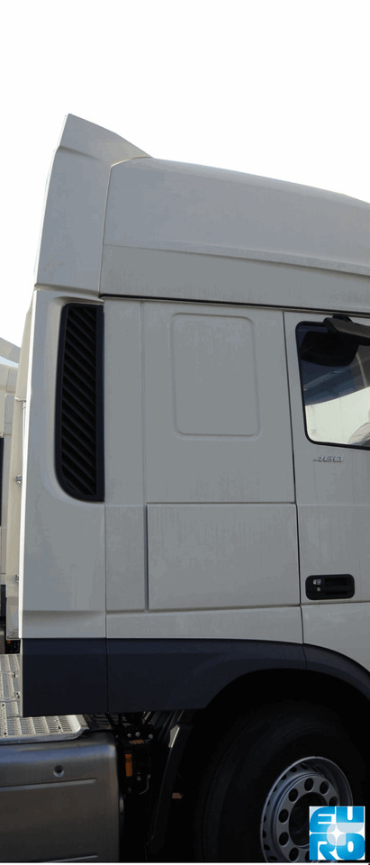 DAF XF 106 SC CABINE SPOILERSET KLAPGEDEELDE LINKS KLEUR H3279 000052 - Cabina per Camion: foto 2 DAF XF 106 SC CABINE SPOILERSET KLAPGEDEELDE LINKS KLEUR H3279 000052 - Cabina per Camion: foto 2