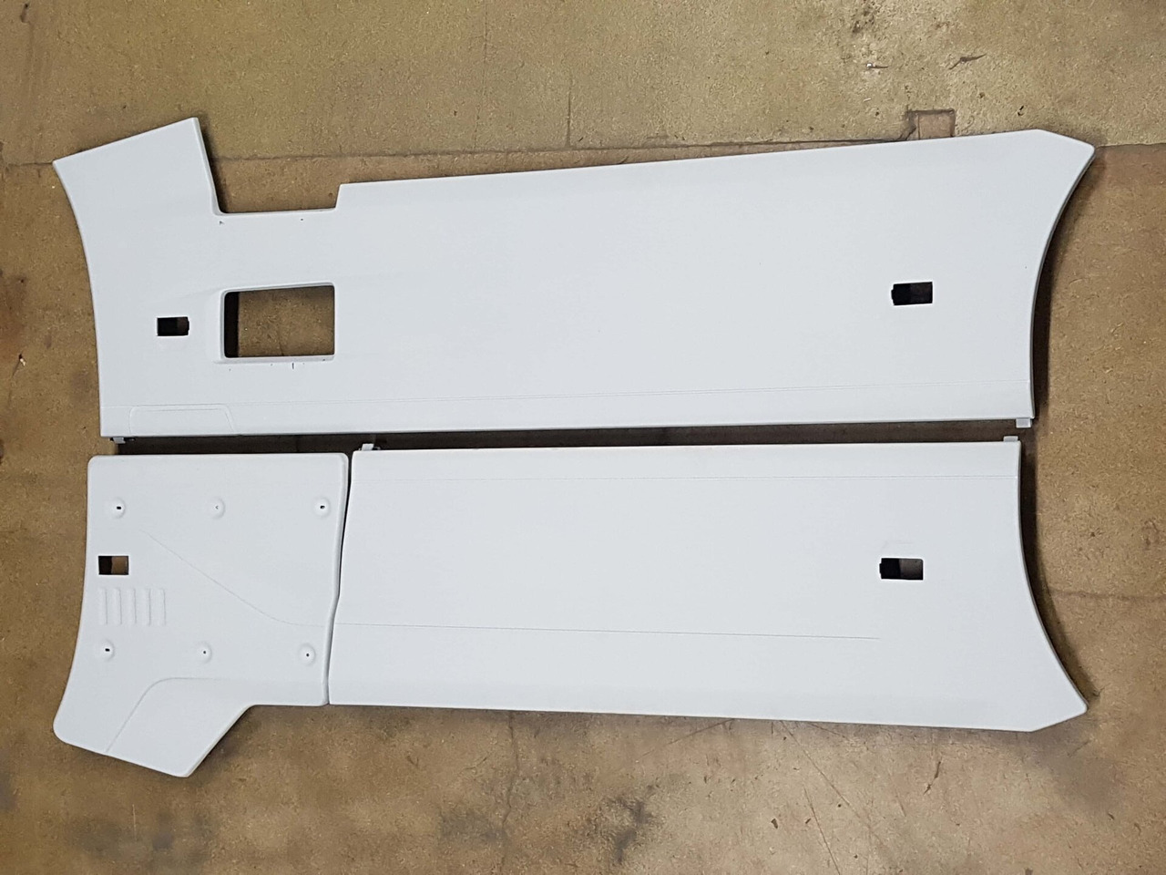 RENAULT T-RANGE SIDE SCIRT SET WB 3800 NOT PAINTED 000091 - Telaio per Camion: foto 4 RENAULT T-RANGE SIDE SCIRT SET WB 3800 NOT PAINTED 000091 - Telaio per Camion: foto 4