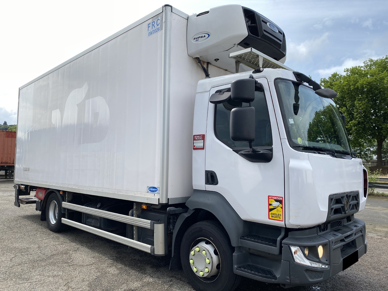 RENAULT D16 - Autocarro frigorifero: foto 1 RENAULT D16 - Autocarro frigorifero: foto 1