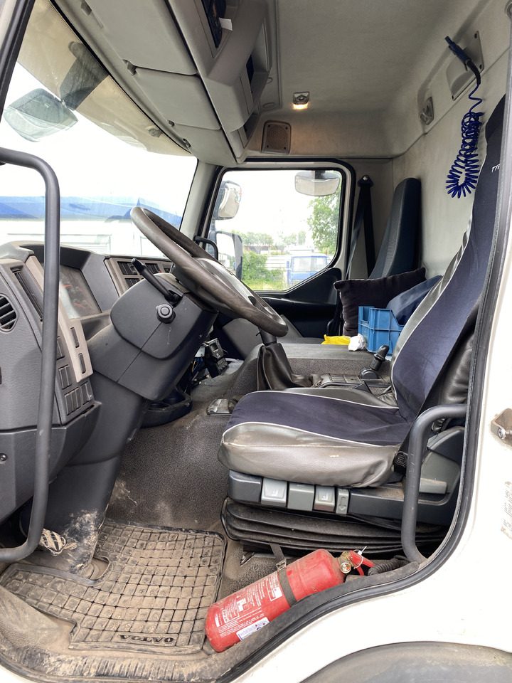 VOLVO FE - Autocarro frigorifero: foto 4 VOLVO FE - Autocarro frigorifero: foto 4