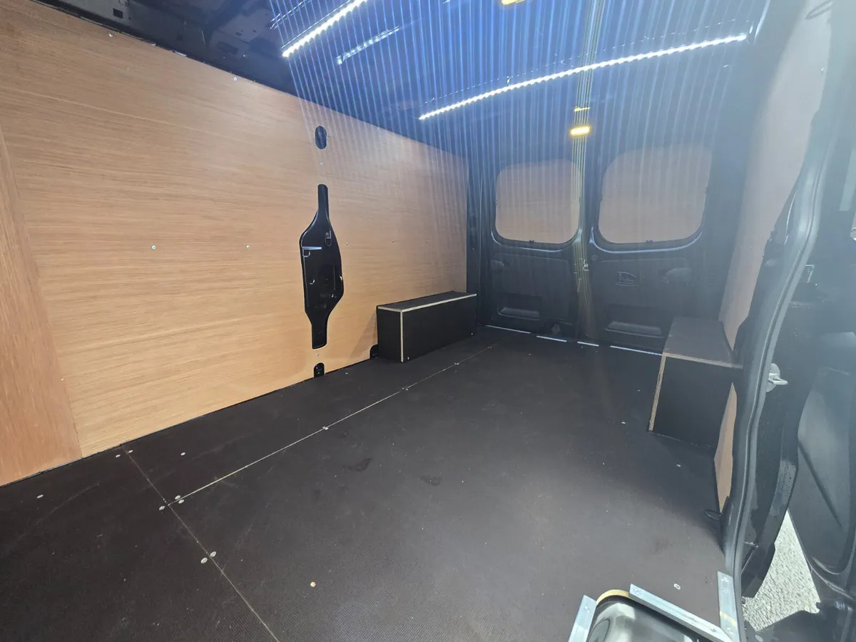 Furgone chiuso 2024 Renault Trafic Exclusive 170BHP: foto 15