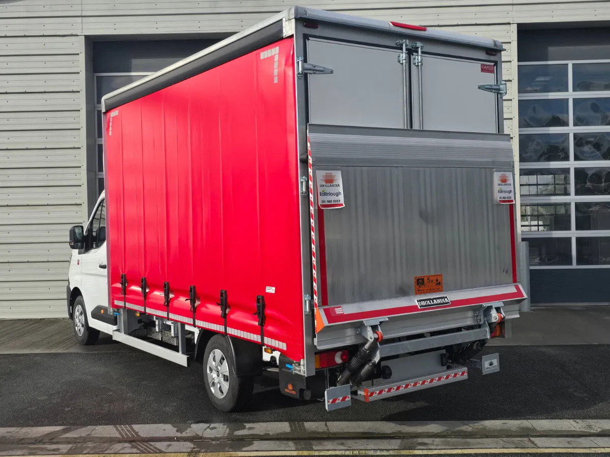 NEW Renault Master Red Edition Curtain Side - Furgone centinato: foto 2 NEW Renault Master Red Edition Curtain Side - Furgone centinato: foto 2