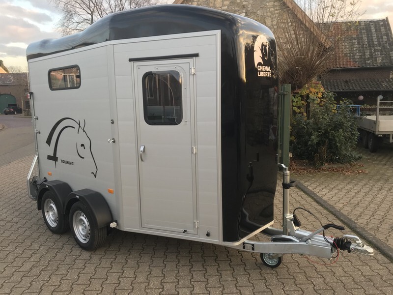 CHEVAL Liberte Touring Country met vooruitloop - Trailer trasporto cavalli: foto 1 CHEVAL Liberte Touring Country met vooruitloop - Trailer trasporto cavalli: foto 1