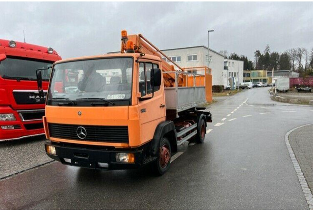 Mercedes-Benz 709 Bucket truck Wumag 14 m - Camion, Camion con gru: foto 1 Mercedes-Benz 709 Bucket truck Wumag 14 m - Camion, Camion con gru: foto 1