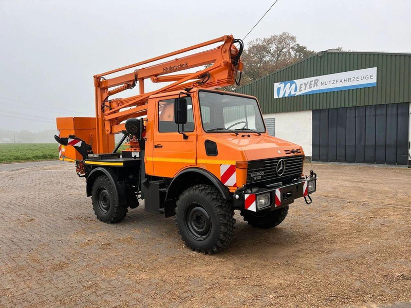 Mercedes-Benz Unimog 1200 4x4 - Lifting basket - Camion, Camion con gru: foto 2 Mercedes-Benz Unimog 1200 4x4 - Lifting basket - Camion, Camion con gru: foto 2
