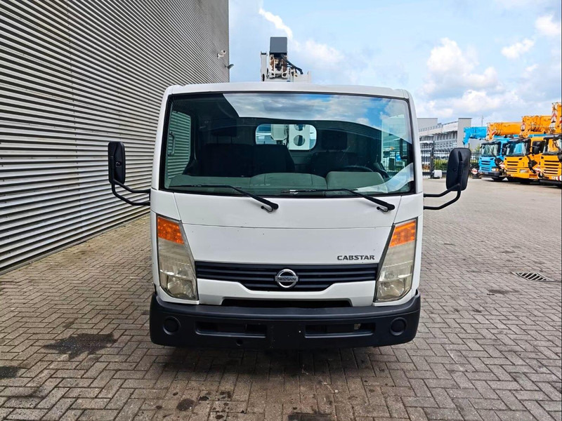 Nissan Cabstar 35.11 - Lifting basket truck - Camion, Camion con gru: foto 5 Nissan Cabstar 35.11 - Lifting basket truck - Camion, Camion con gru: foto 5