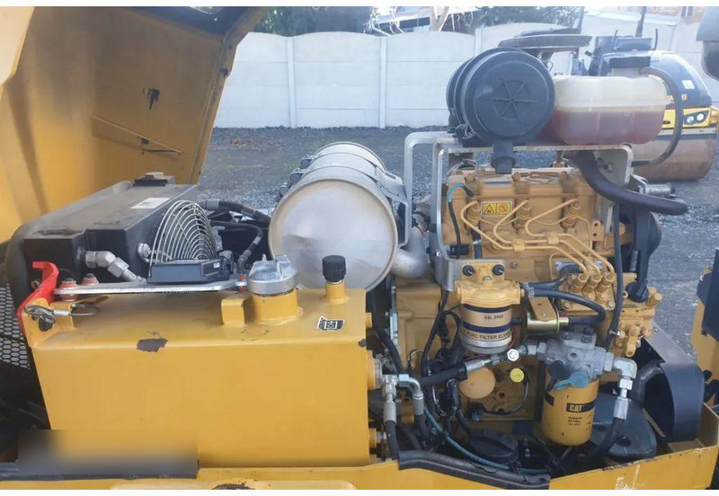 Rullo Caterpillar CB 24B road roller: foto 10 Rullo Caterpillar CB 24B road roller: foto 10