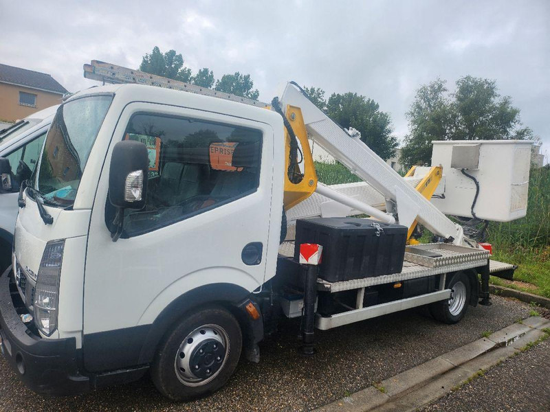 Nissan Cabstar Lifting basket - Multitel 17 m - Furgone: foto 1 Nissan Cabstar Lifting basket - Multitel 17 m - Furgone: foto 1