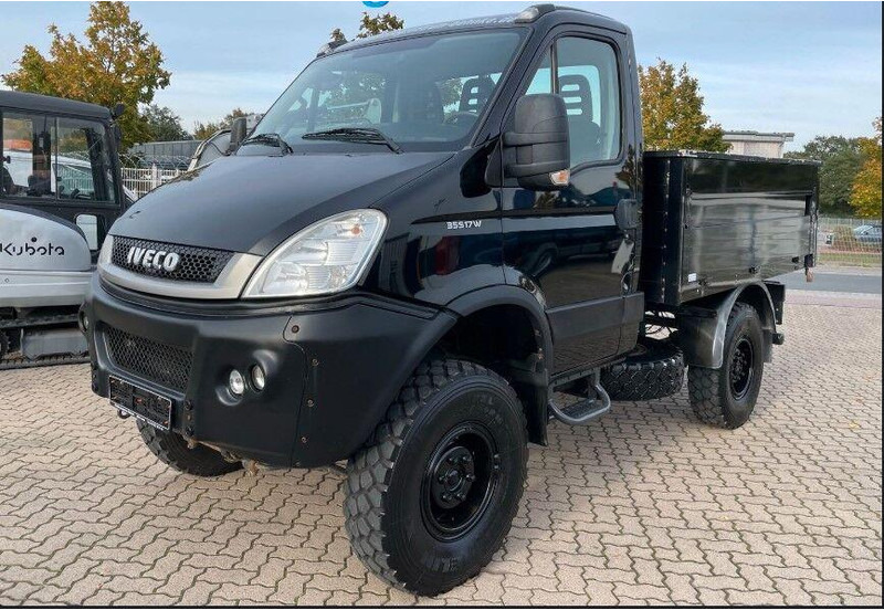 Iveco 35S17 W 4x4 Flatbed - Furgone con cassone fisso: foto 1 Iveco 35S17 W 4x4 Flatbed - Furgone con cassone fisso: foto 1